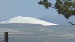 Kars'ta tepelere dolu yağdı