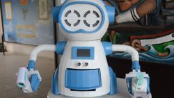 Ordu'da virüs salgınına karşı ateş ölçen robot üretildi