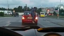 Sultangazi'de birbirinden ilginç trafik magandaları