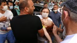 Kocaeli’de halk otobüsü anne ve kızına çarptı