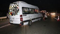 Bolu'da taziyeye gidenleri taşıyan minibüs devrildi