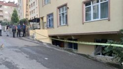 Pendik'te evde çıkan yangın, 2 küçük kardeşi ayırdı