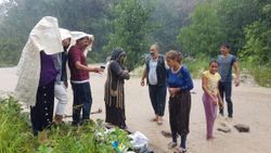 Ordu'daki fındık işçileri, sel sularında zor anlar yaşadı