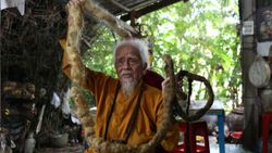 92 yaşındaki Vietnamlı, 80 yıldır saçlarını kesmiyor ve yıkamıyor