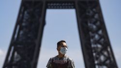 Paris’te yarından itibaren maske takmak zorunlu olacak