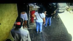 Kağıthane'de yolcu minibüsü bebek arabasına çarptı