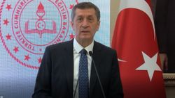 Bakan Selçuk: Öğretmenlerin bireysel gelişiminde dünya rekoru kırdık