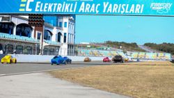 İstanbul Park'ta Elektrikli Araç Yarışları yapıldı