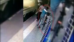 Bursa’da marketin önündeki bisikleti çaldı