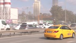 Kadıköy'de çimento santralinin bacası patladı