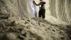 Nevşehir'de 800 yıllık tuz madeni halen işleniyor