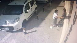 Esenyurt’ta kız kavgası kamerada