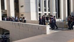 Balıkesir'de 78 yaşındaki kadını 350 bin TL dolandırdılar