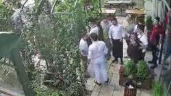 Esenyurt'ta rant kapısı kapanan değnekçiler iş yerini bastı