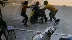 İzmir'de yaşlı adamı ölümden kurtardı