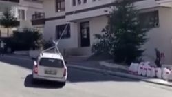 Ankara'da inşaat işçilerinden ilginç kum taşıma yöntemi