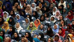 Afganistan'da kimlik kartında anne adı da yazılacak
