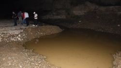 Bartın'da susuz kalan balıklara su ulaştırıldı