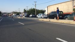 Edirne'de bisikletli çocuğa kamyon çarptı, mahalleli yolu kapatarak tepki gösterdi