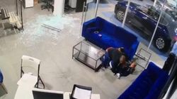 ABD'de silahlı saldırıya uğrayan baba çocuklarını ölümden kurtardı