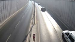 Kahramanmaraş'ta duvara çarpan otomobil takla attı