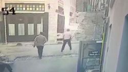 İstanbul'da yabancı uyruklu aileyi darp ederek gasp ettiler