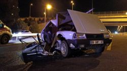 Ankara'da tır, yolda duran otomobile çarptı: 2 ölü