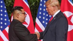 Kim Jong-un'dan Trump'a geçmiş olsun mesajı