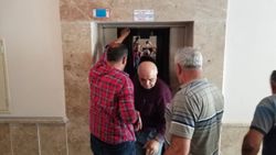 Erzincan'da asansörde mahsur kalan vatandaş kurtarıldı