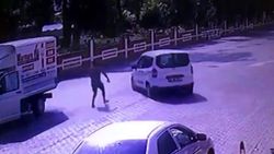 Tekirdağ'da hareket eden aracın önüne geçip duvara çarpmasını önledi