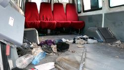 Van'da göçmenleri taşımak için koltukları söktüler