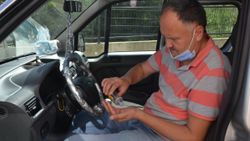 Ordu'da virüse karşı eline yüzüne kolonya döktü, trafik ekiplerinin alkol kontrolüne takıldı