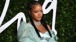 Rihanna 'hadis' tepkisi sonrası Müslümanlardan özür diledi