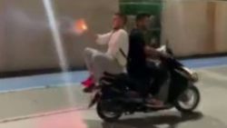 İstanbul’da havai fişek fırlatan motosikletli magandalar