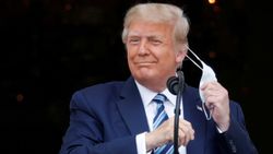 Trump, koronavirüs sonrası ilk kez bir etkinlikte