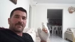 Sakarya’da köpekleri korkutmak için yaktığı torpil elinde patladı