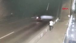 Rusya'da motosiklet sürücüsü, açık köprüden aşağı düştü