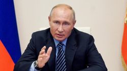 Putin: İkinci Rus Covid-19 aşısı tescil edildi