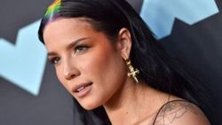 Halsey'in İstanbul turu devam ediyor: Mantı, sarma, serpme kahvaltı...