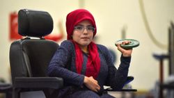 Antalya'da 'bu kız hiçbir şey başaramaz' diyenlere inat şampiyon oldu