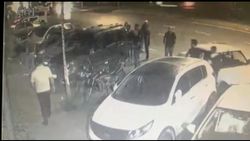 Küçükçekmece’de eğlence mekanına silahlı saldırı kamerada: 1 ölü