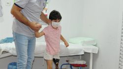 Antalya'da bacağı kesilen Özge’ye silikonlu protez için 30 bin TL gerekiyor