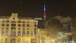 Tiflis Televizyon Kulesi, Azerbaycan bayrağı renkleriyle aydınlandı