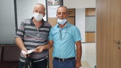 Trabzon'da yolda bulduğu 20 bin lirayı sahibine ulaştırdı
