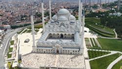 Cuma namazı nasıl kılınır, kaç rekattır? Cuma namazında okunacak sure ve dualar