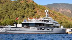 Ultra lüks yat Bold'a Marmaris'te 700 bin TL'lik yakıt ve gıda