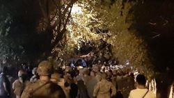 Lübnan'daki Ermeniler Türkiye'nin Beyrut Büyükelçiliği'ne saldırdı