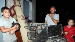 Mersin'de evi yanan aile, yardım eli bekliyor