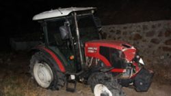 Sivas'ta kamyon ile traktör çarpıştı: 1 ölü 3 yaralı