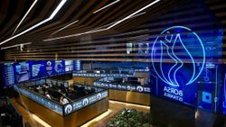 Borsa dünkü rekor kapanışın ardından güne düşüşle başladı